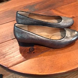 Ladies low heel shoes by Sofft